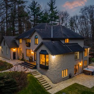 18 Elder Crescent, Ancaster: $3,995,000